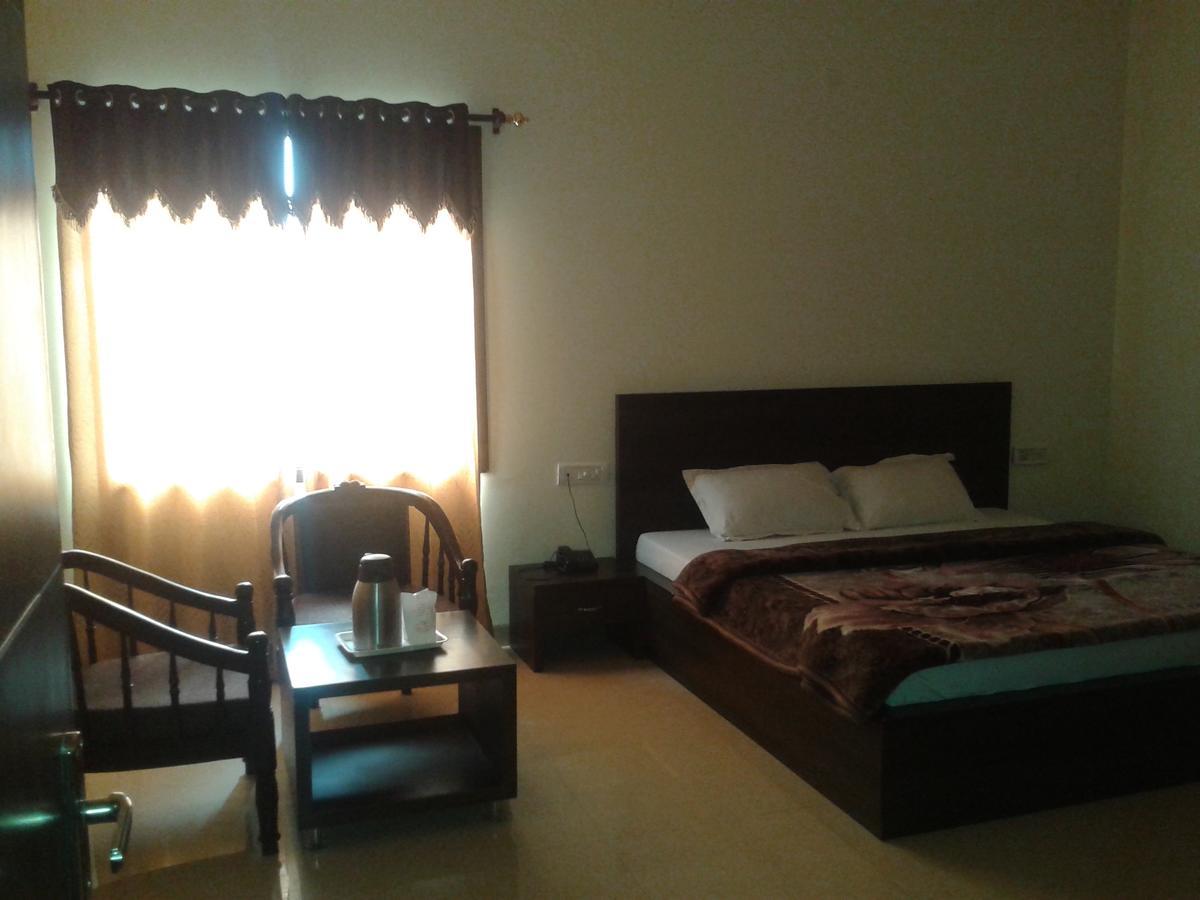Hotel Milan Palace Amritsar Pokoj fotografie
