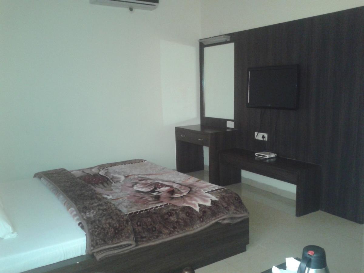Hotel Milan Palace Amritsar Pokoj fotografie