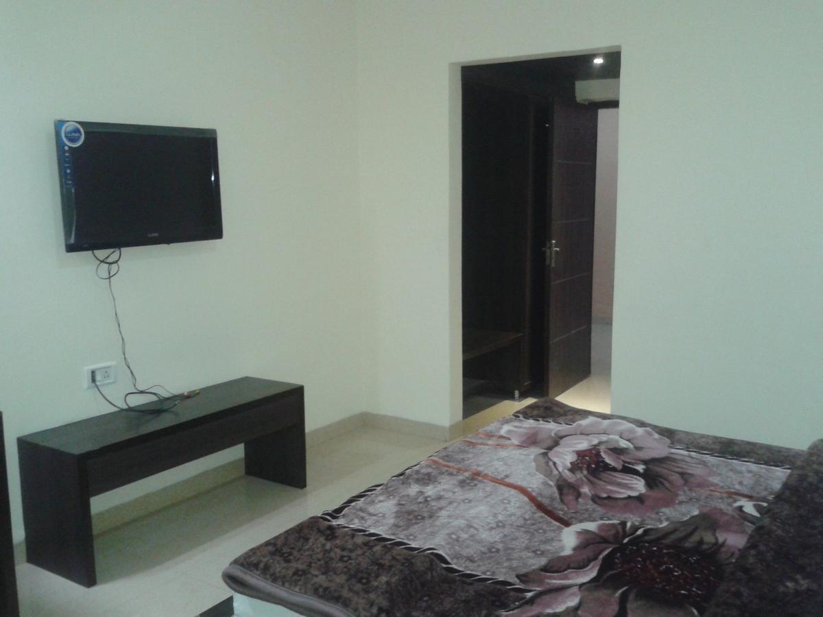 Hotel Milan Palace Amritsar Pokoj fotografie